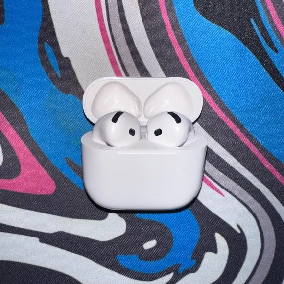 White Wireless Earbuds Case